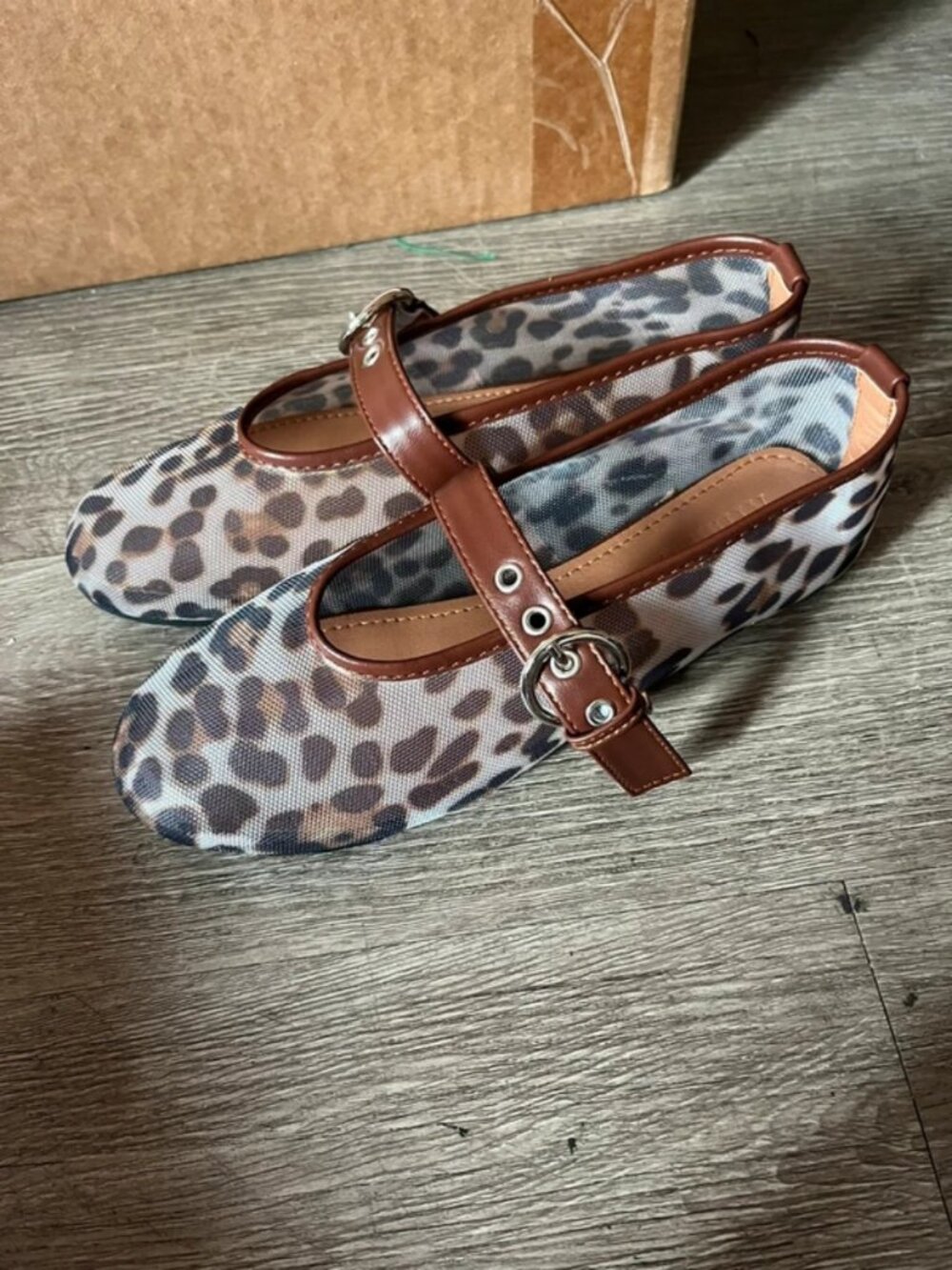 Women mesh leopard print ballet flats size 8.5